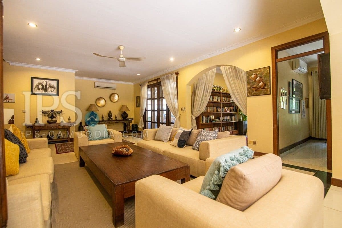 6  Bedroom Villa for Sale  - Teuk Thla, Phnom Penh の部屋