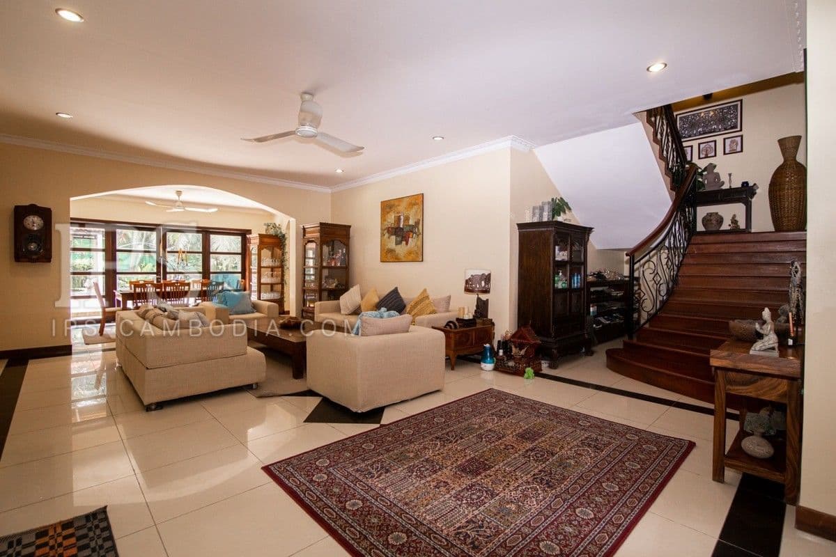 6  Bedroom Villa for Sale  - Teuk Thla, Phnom Penh の部屋