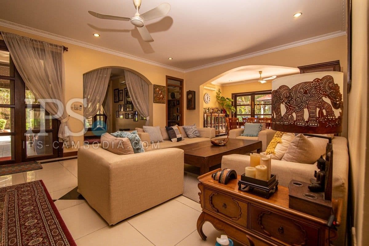 6  Bedroom Villa for Sale  - Teuk Thla, Phnom Penh の部屋