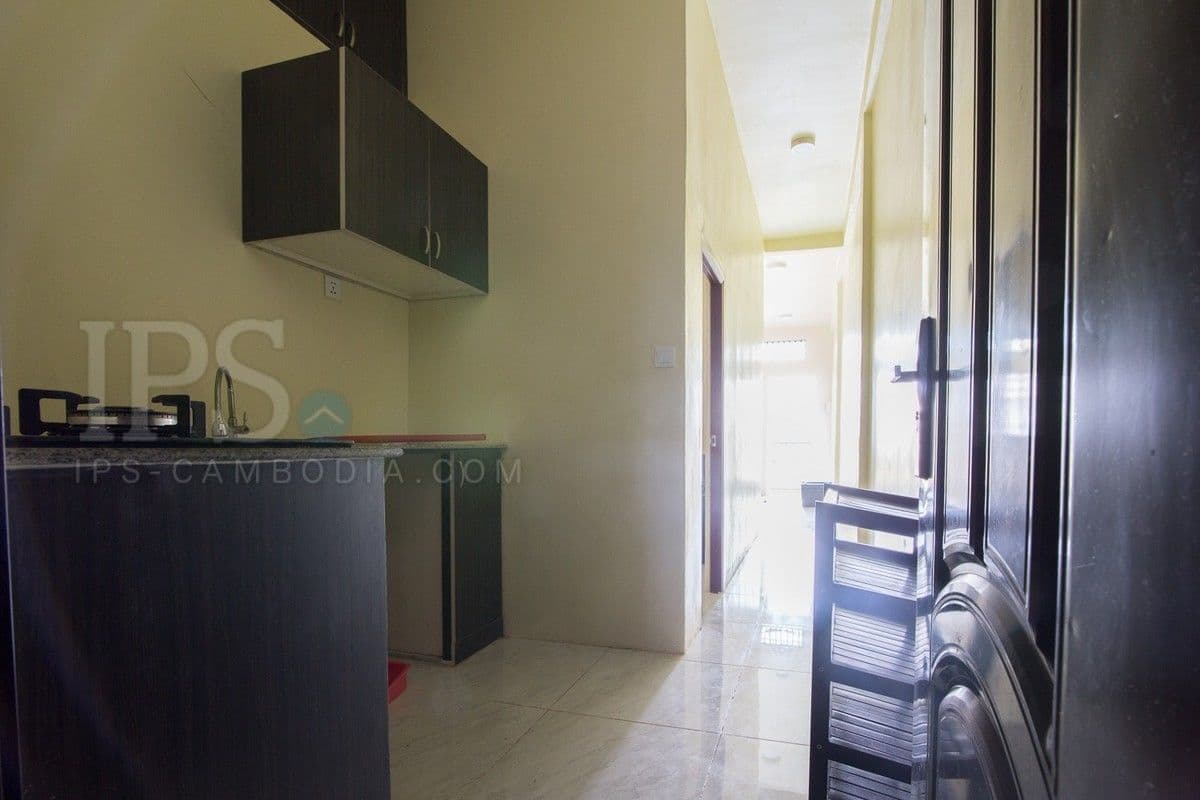 1 Bedroom Renovated Flat For Sale - Phsar Kandal, Phnom Penhの部屋