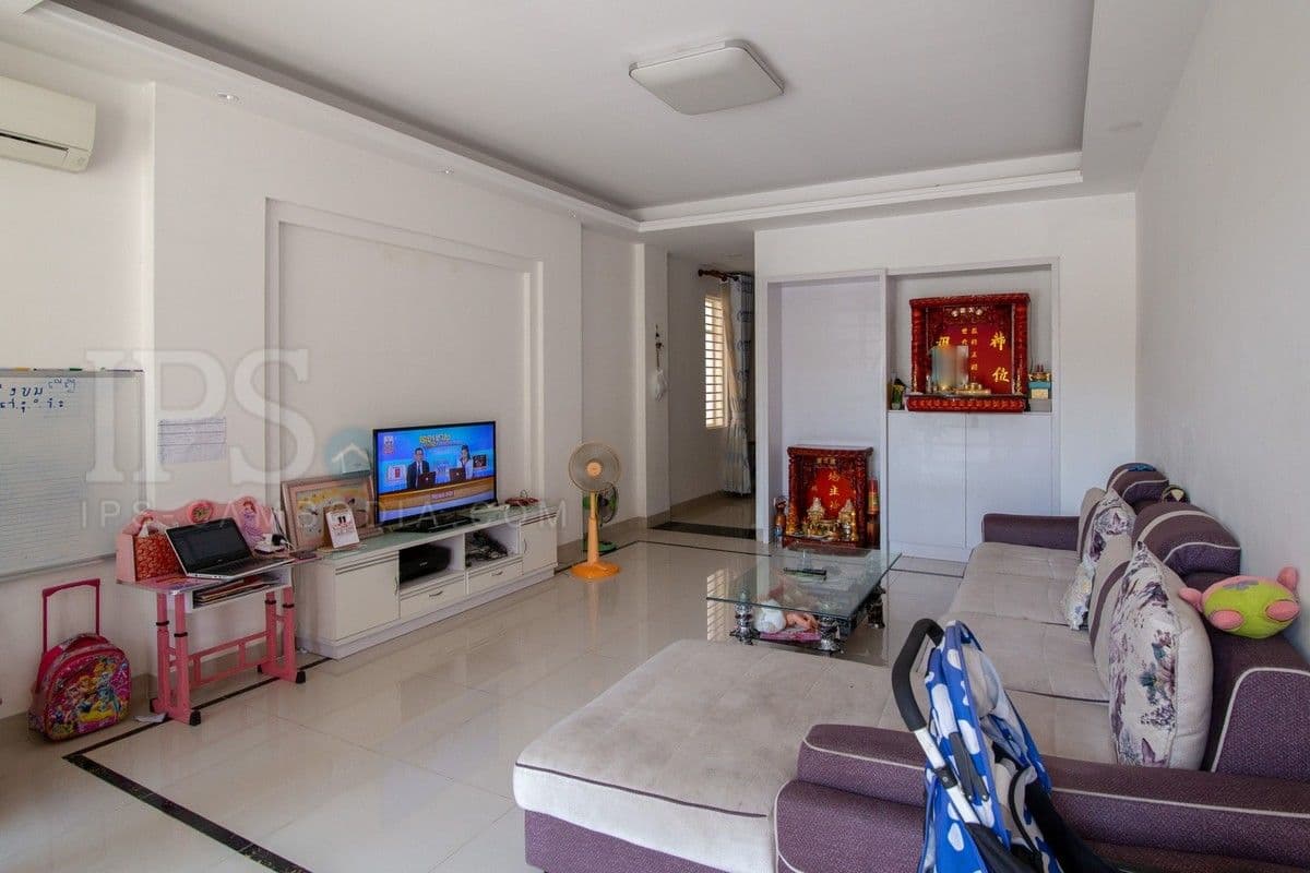 4 Bedroom Link House For Sale - Khan Mean Chey Phnom Penh  の部屋