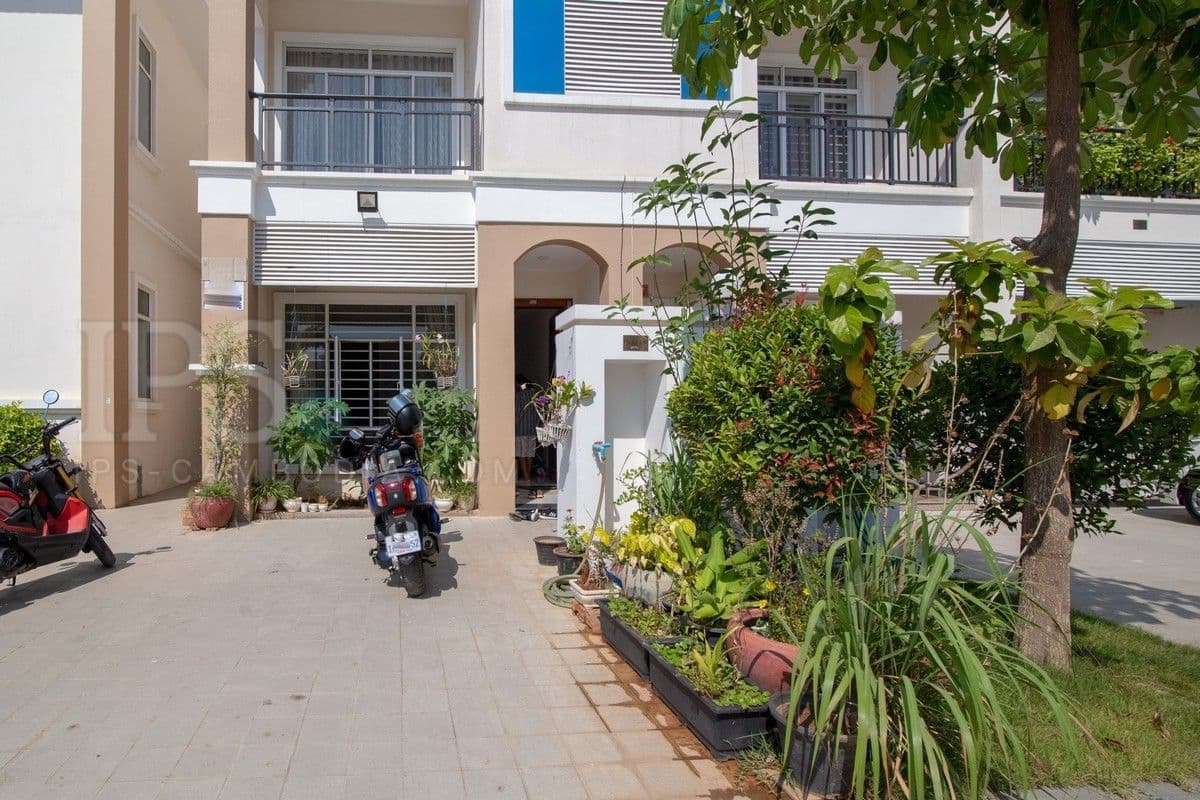 4 Bedroom Link House For Sale - Khan Mean Chey Phnom Penh  の部屋