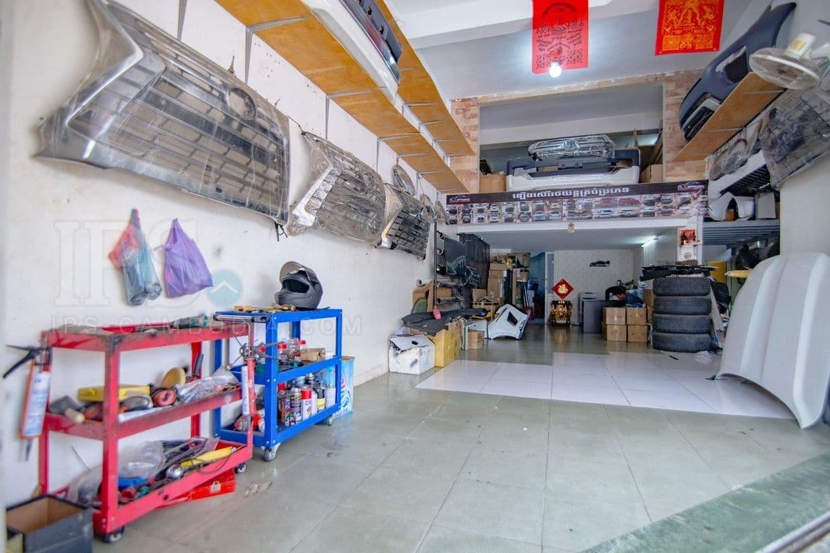 Shophouse For Sale - Toul Kork, Phnom Penhの部屋