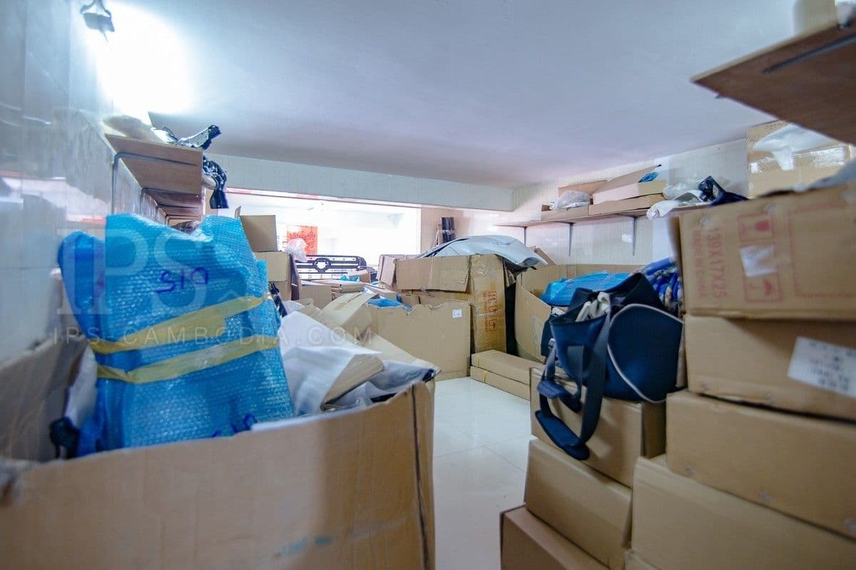 Shophouse For Sale - Toul Kork, Phnom Penhの部屋