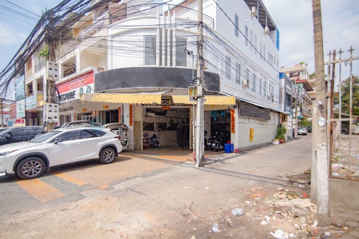 Shophouse For Sale - Toul Kork, Phnom Penhの部屋