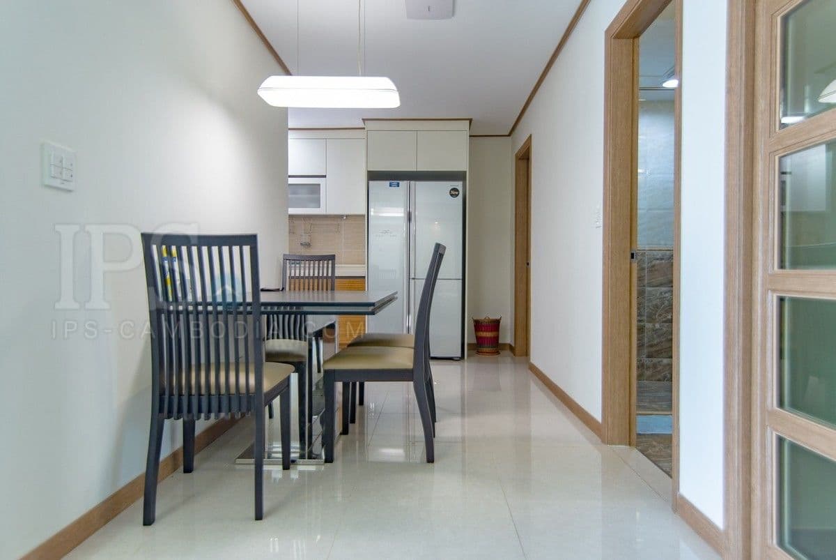 2 Bedrooms Condo For Sale - Bkk1, Phnom Penh の部屋