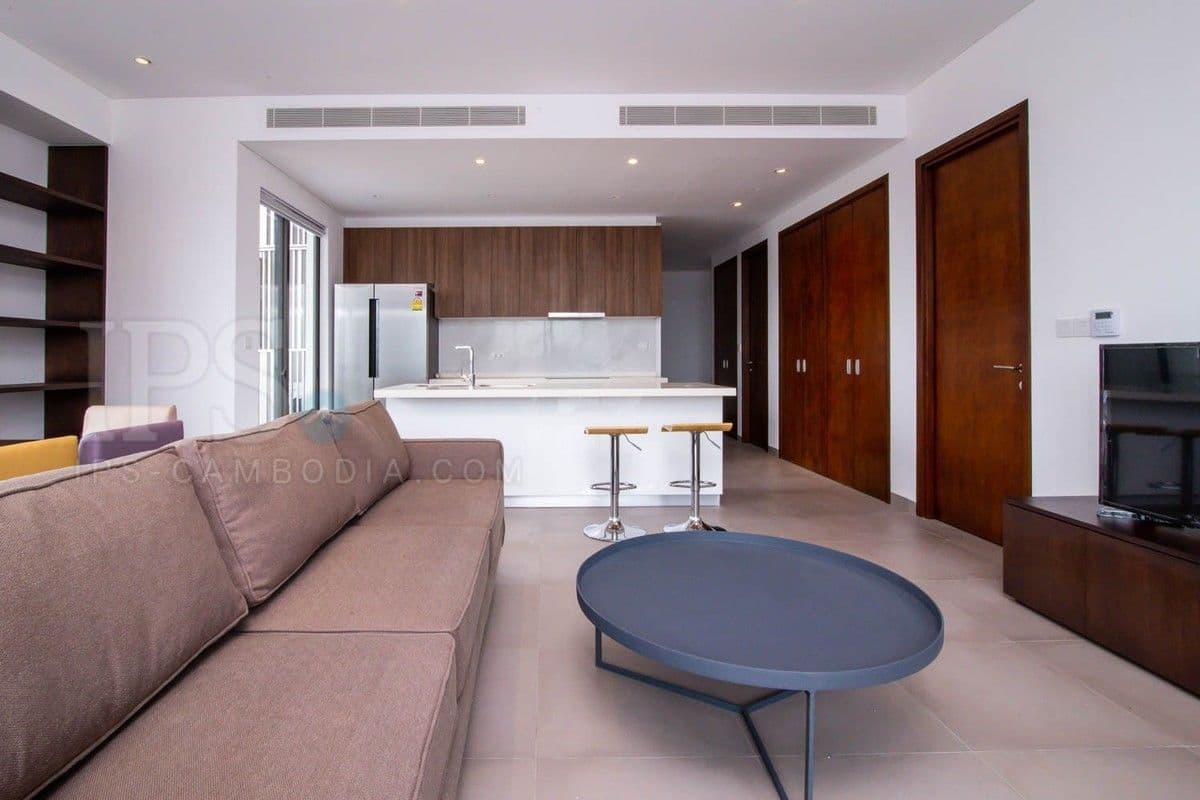 Luxury 2 Bedroom Condo For Sale In the Heart of BKK1, Phnom Penhの部屋