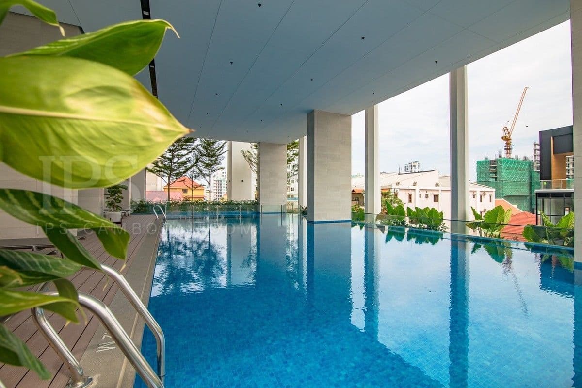 Luxury 2 Bedroom Condo For Sale In the Heart of BKK1, Phnom Penhの部屋