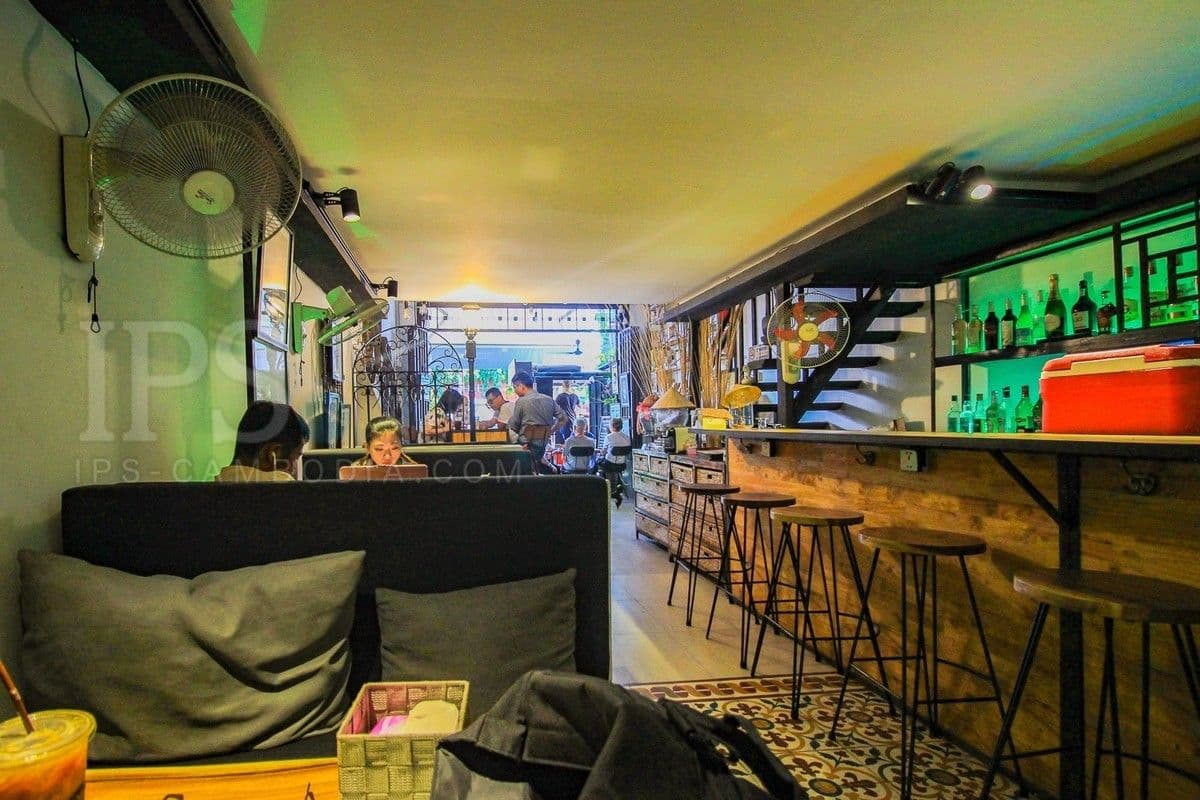 2 Bedroom Ground Floor Flat For Sale - Riverside Area, Phnom Penhの部屋