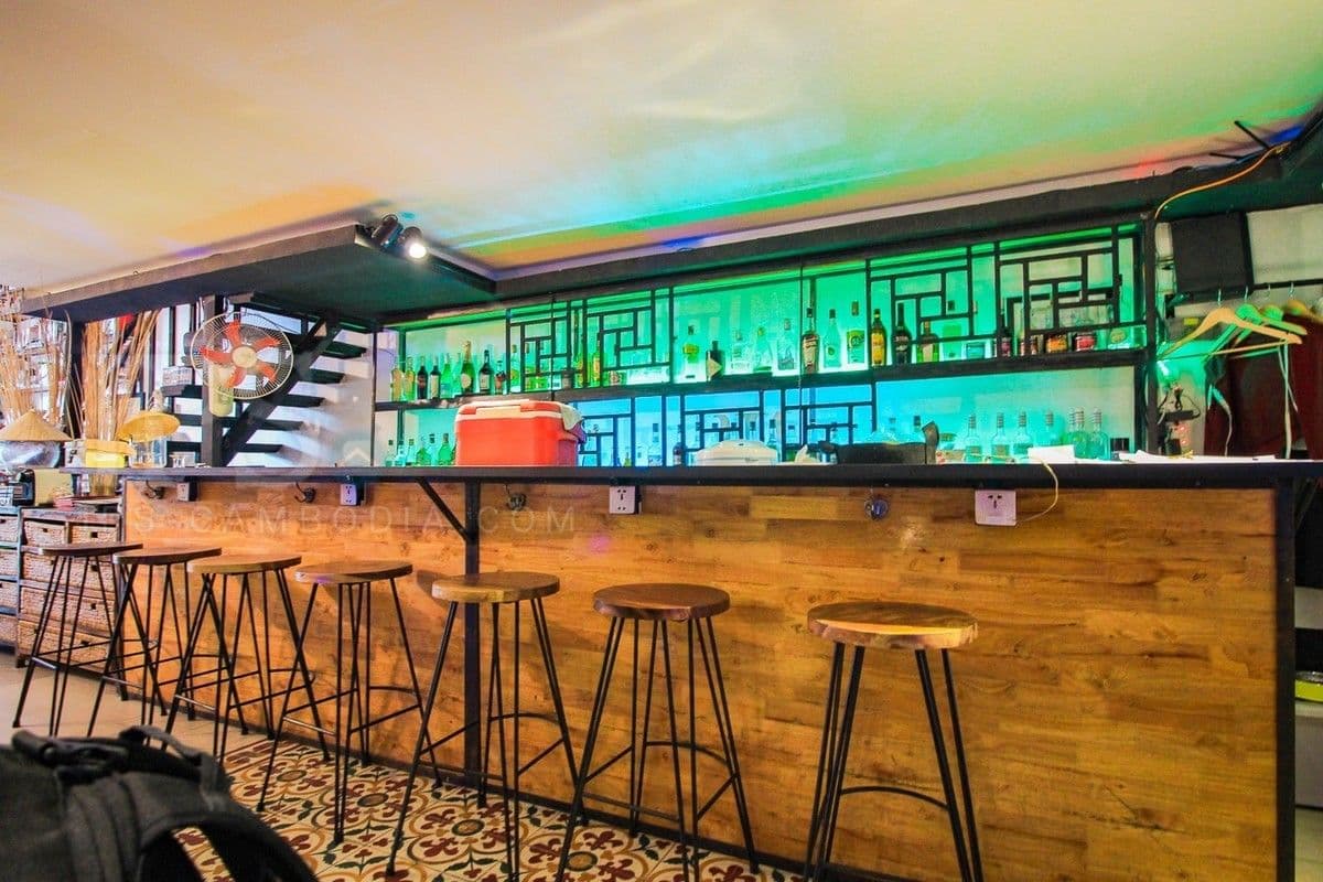 2 Bedroom Ground Floor Flat For Sale - Riverside Area, Phnom Penhの部屋