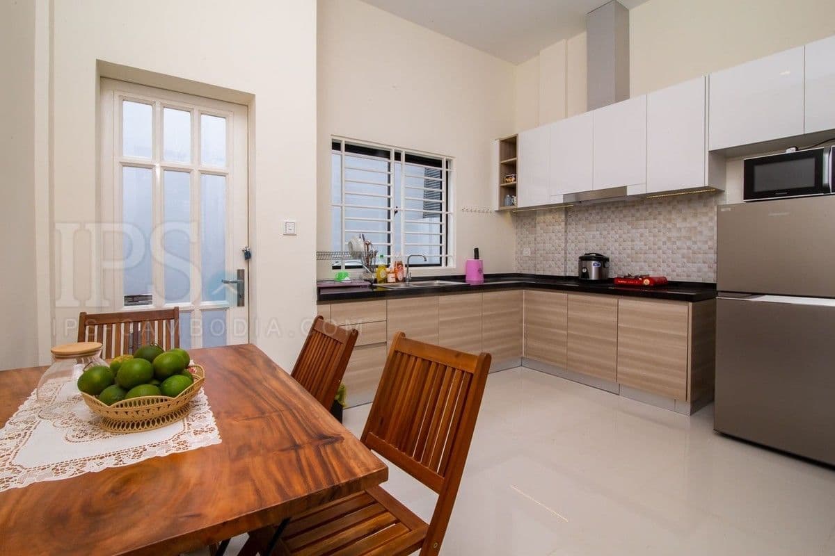 4 Bedroom Shophouse For Sale in Nirouth, Phnom Penhの部屋