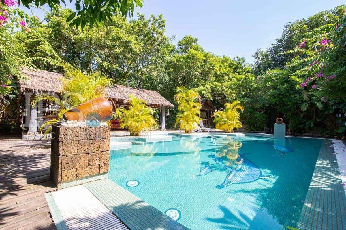 6 Bedroom Villa For Sale - Chbar Ampov, Phnom Penhの部屋