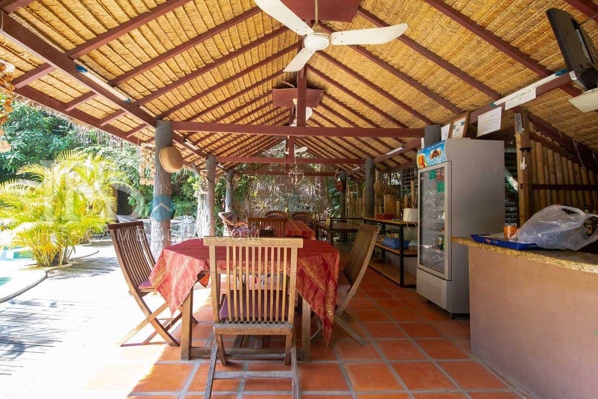 6 Bedroom Villa For Sale - Chbar Ampov, Phnom Penhの部屋