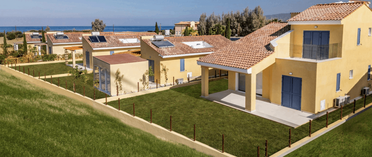 AKAMANTIS GARDENS VILLAの外観